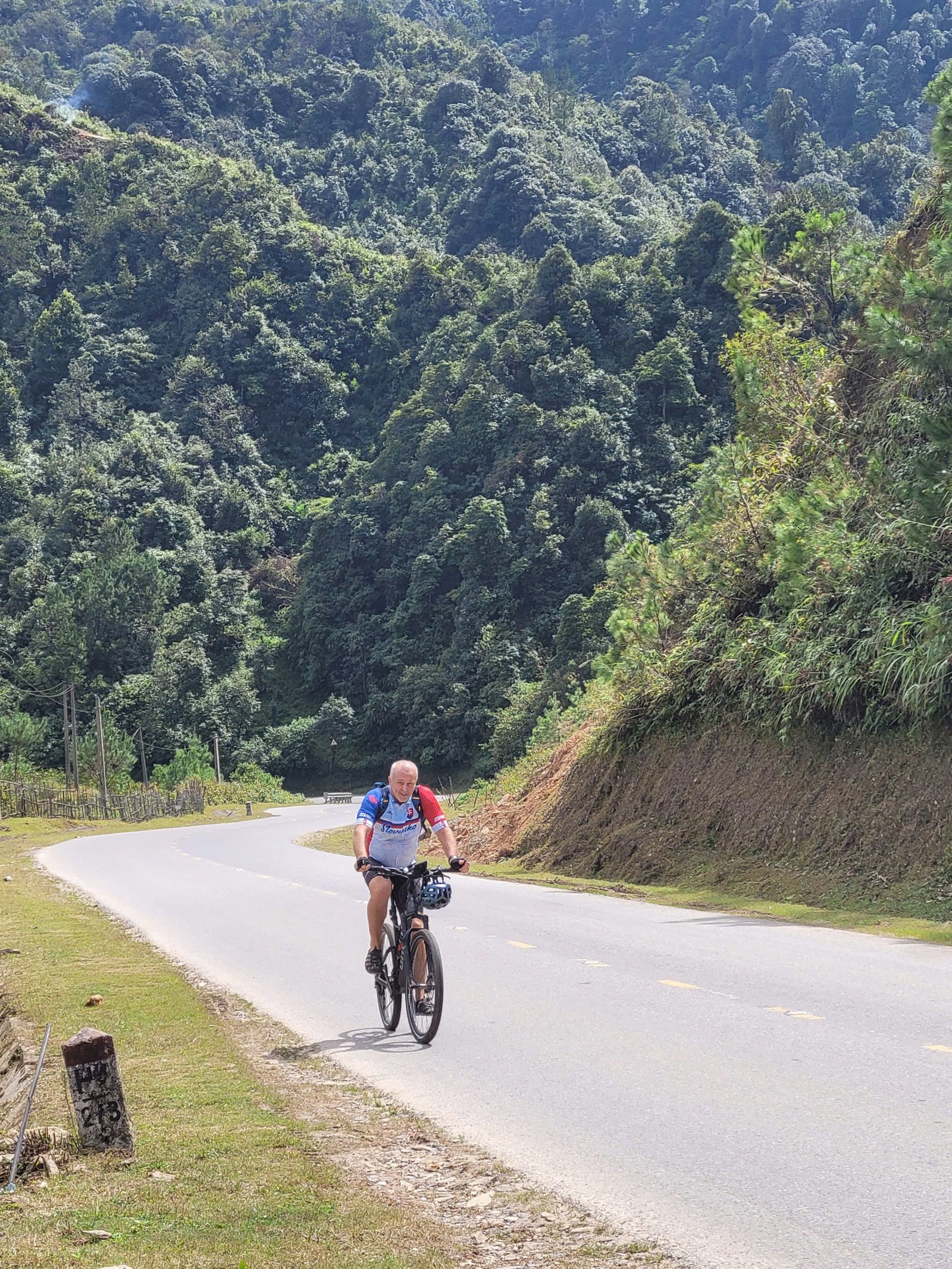 Hanoi to Van Son Cycling Tour 3 Days: Explore the Roof of Muong Bi